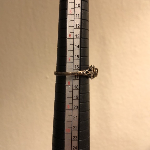 Size 7.5 Sterling Silver Missing Stone Ring - Picture 4 of 4